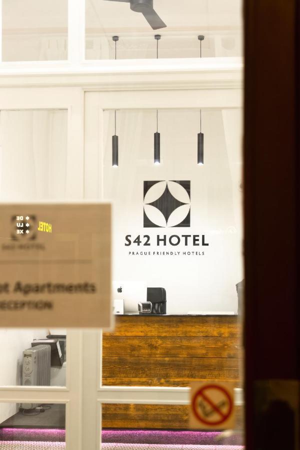 S42 Hotel Praag Buitenkant foto